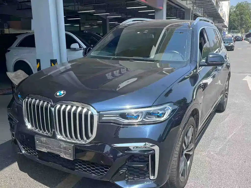 BMW X7 2021