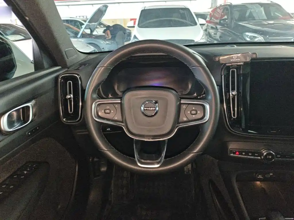 Volvo XC40 NEV — миниатюра 11
