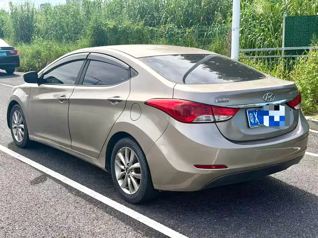 Hyundai Elantra Langdong — миниатюра 4