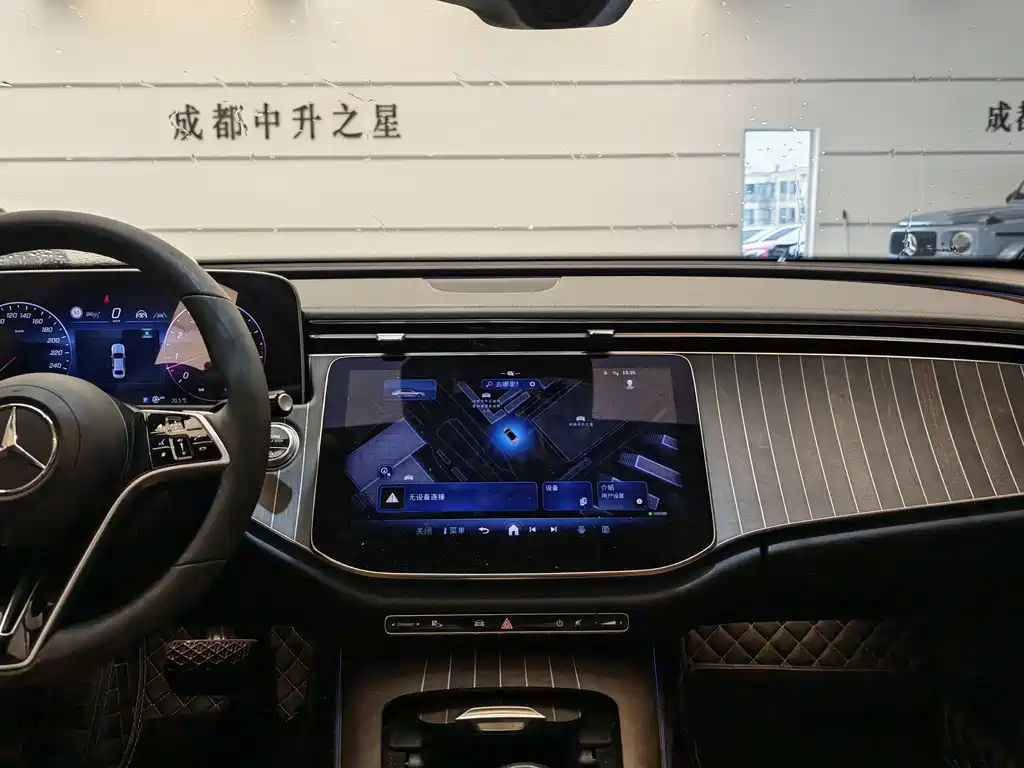 Mercedes-Benz E-Class — миниатюра 13