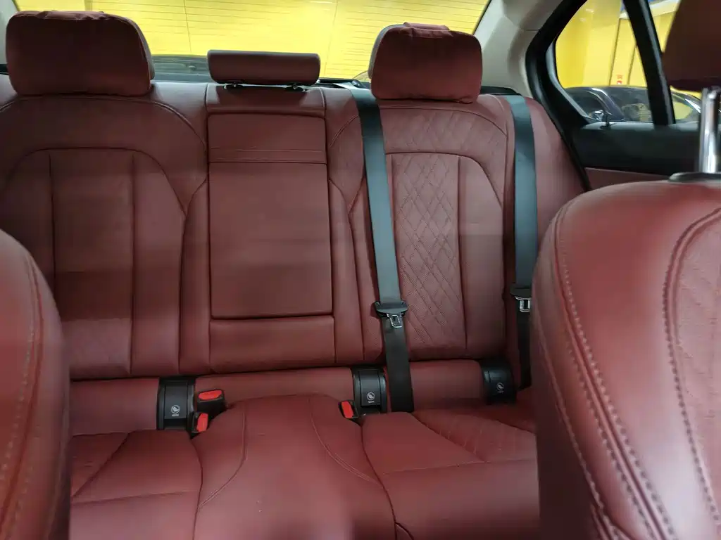 BMW 3 Series — миниатюра 13