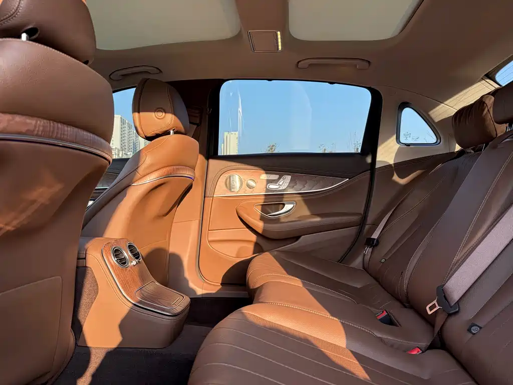 MERCEDES-BENZ E CLASS