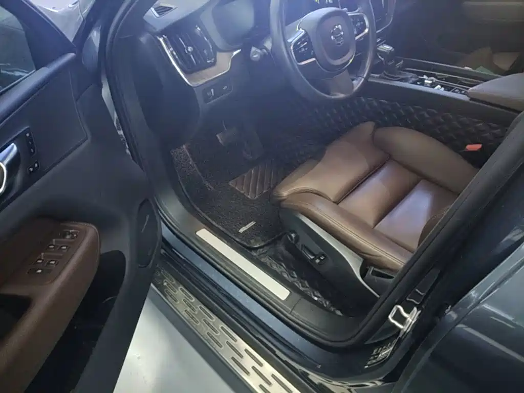 Volvo XC60 — миниатюра 16
