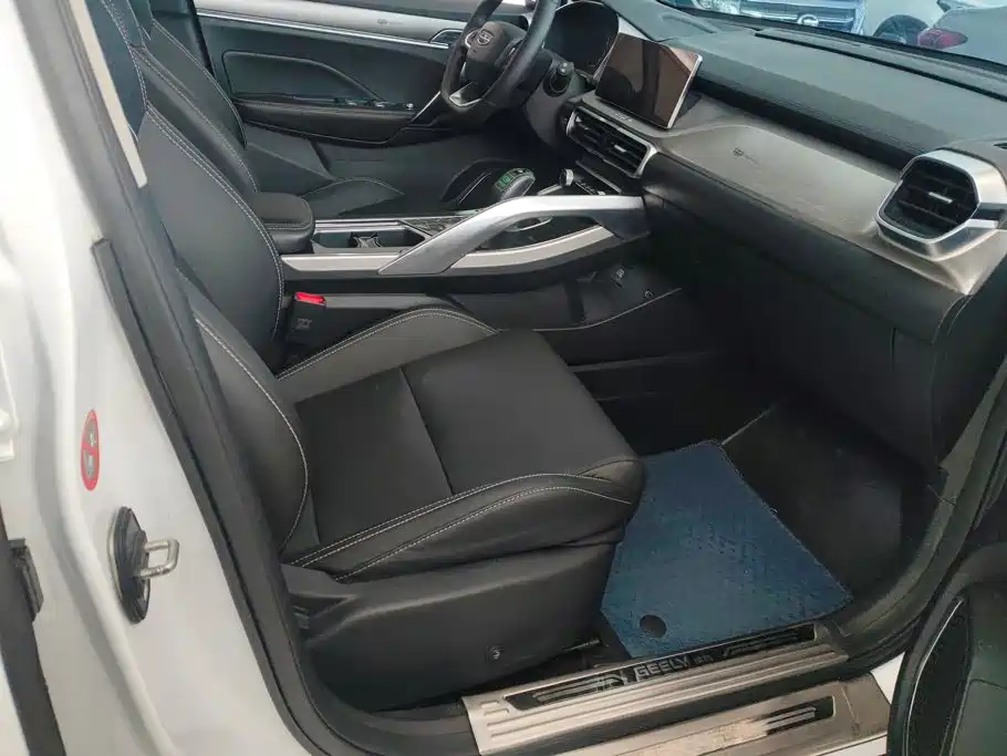 Geely Binyue — миниатюра 8