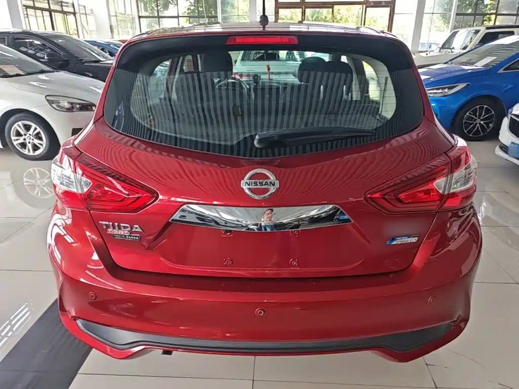 Nissan Tiida — миниатюра 6