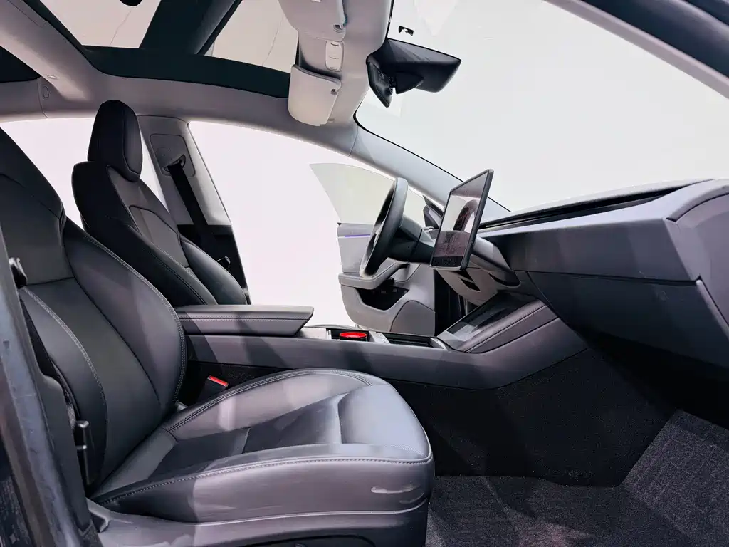 Tesla Model 3 — миниатюра 9