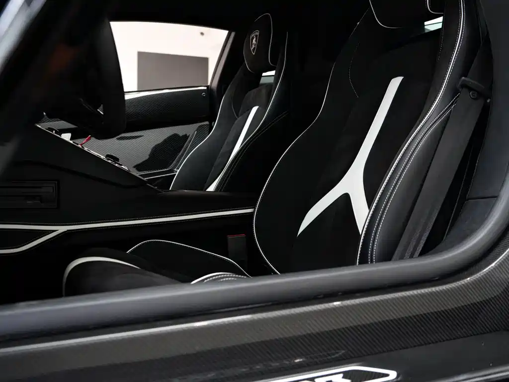 Lamborghini Aventador — миниатюра 16