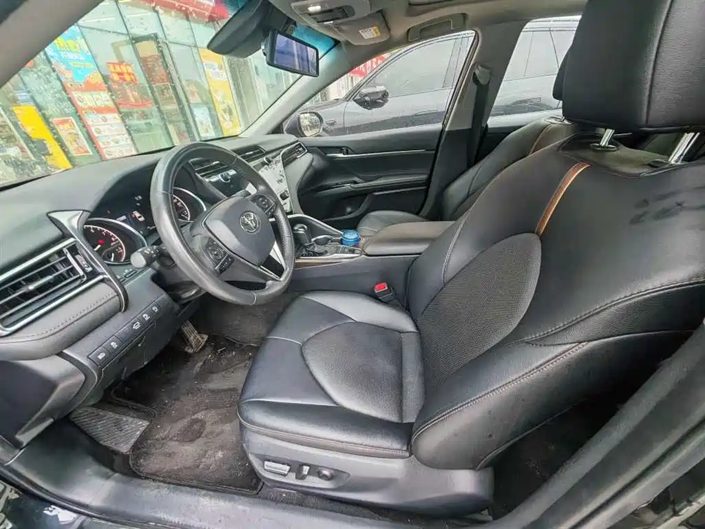 Toyota Camry 2019 2.5G Luxury