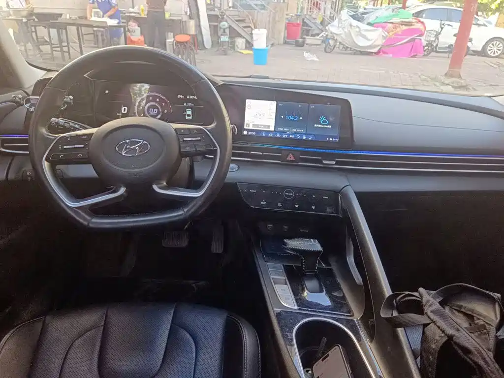 Hyundai Elantra — миниатюра 10