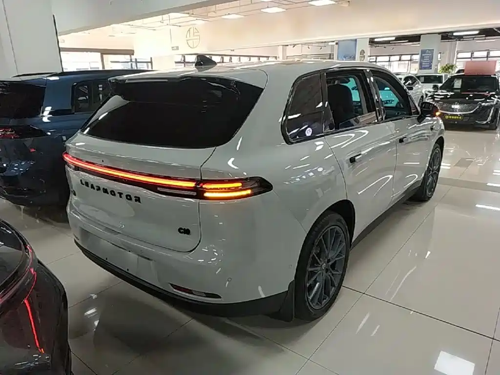 Leapmotor Leapmotor C10 — миниатюра 7