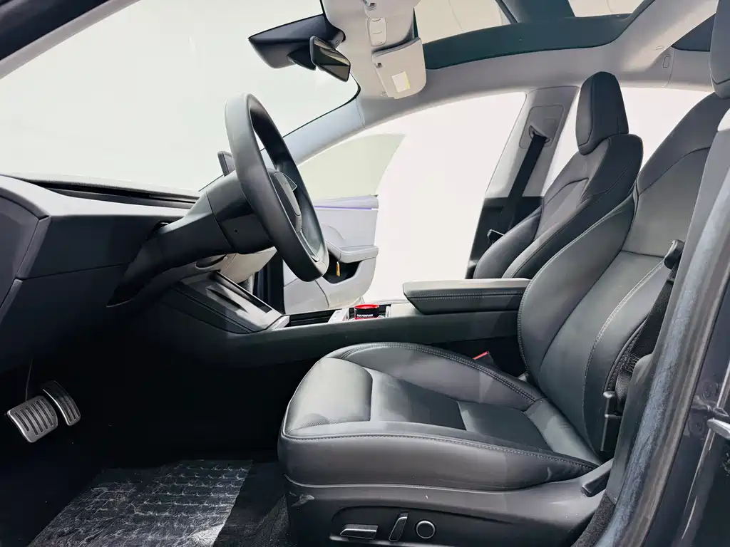 Tesla Model 3 — миниатюра 8