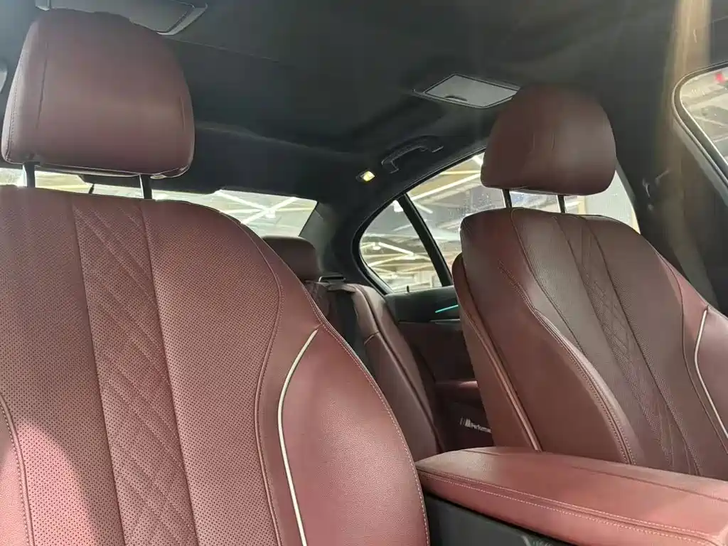 BMW 5 Series — миниатюра 14