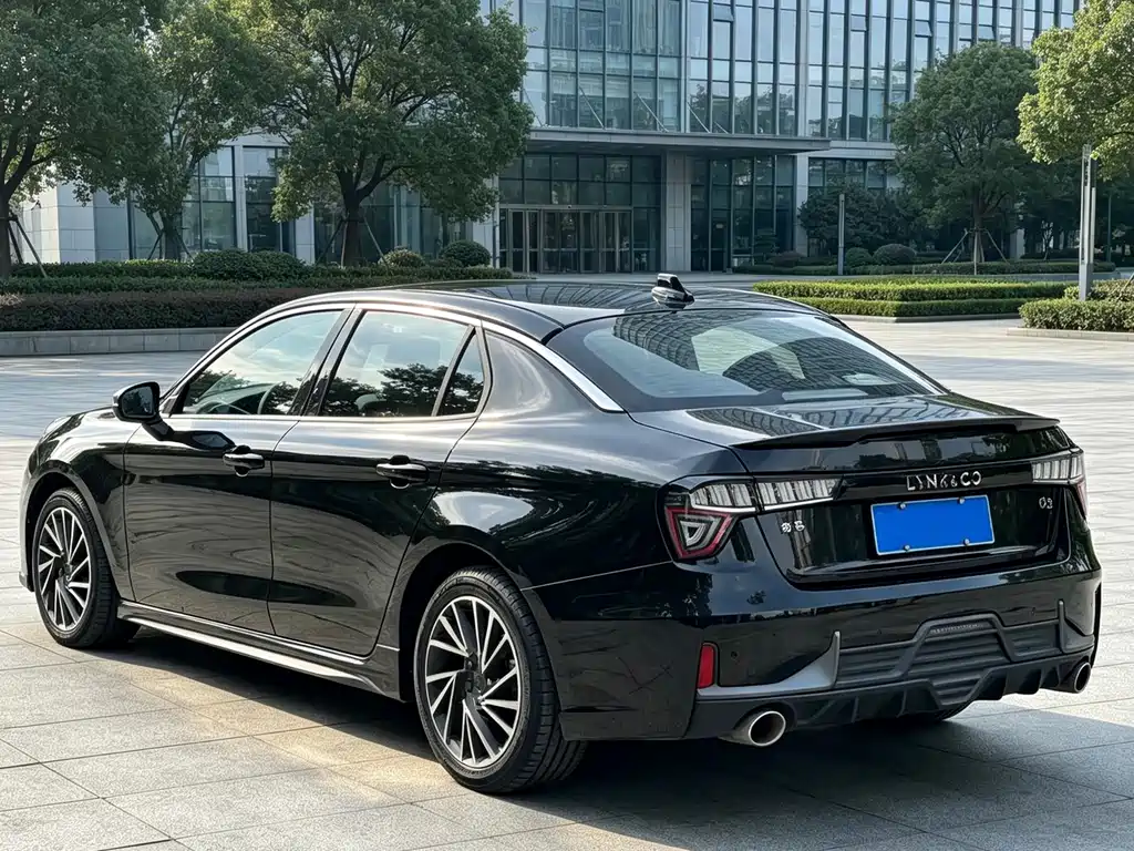 Lynk & Co 03 — миниатюра 9