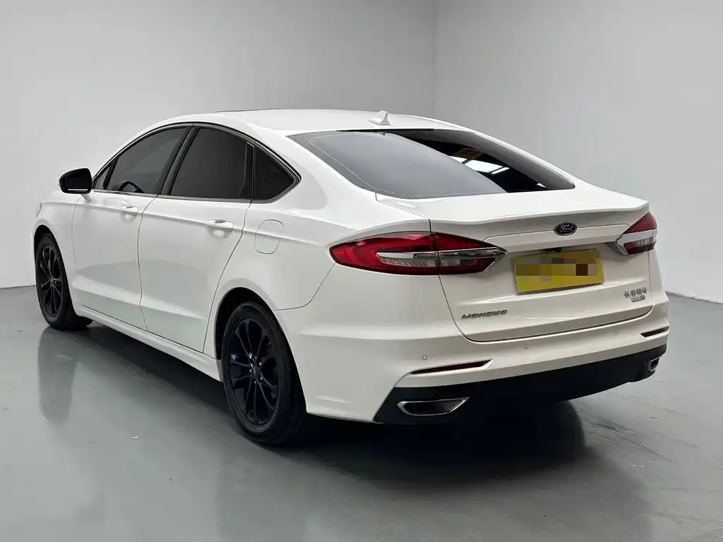 Ford Mondeo — миниатюра 7