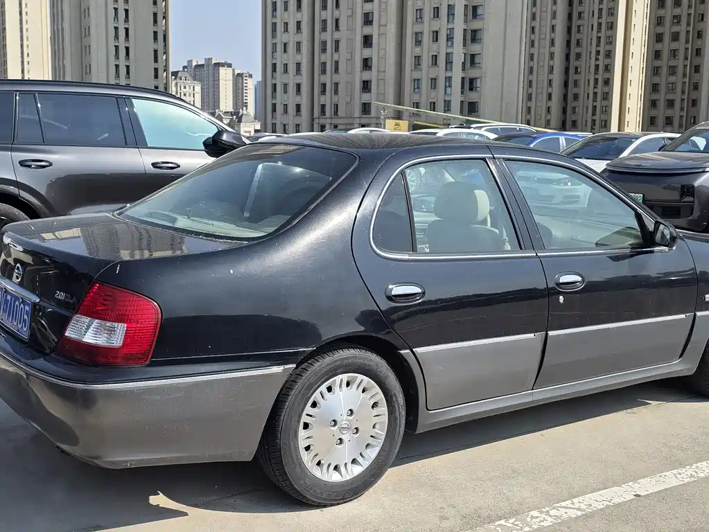 Nissan Bluebird Classic — миниатюра 4
