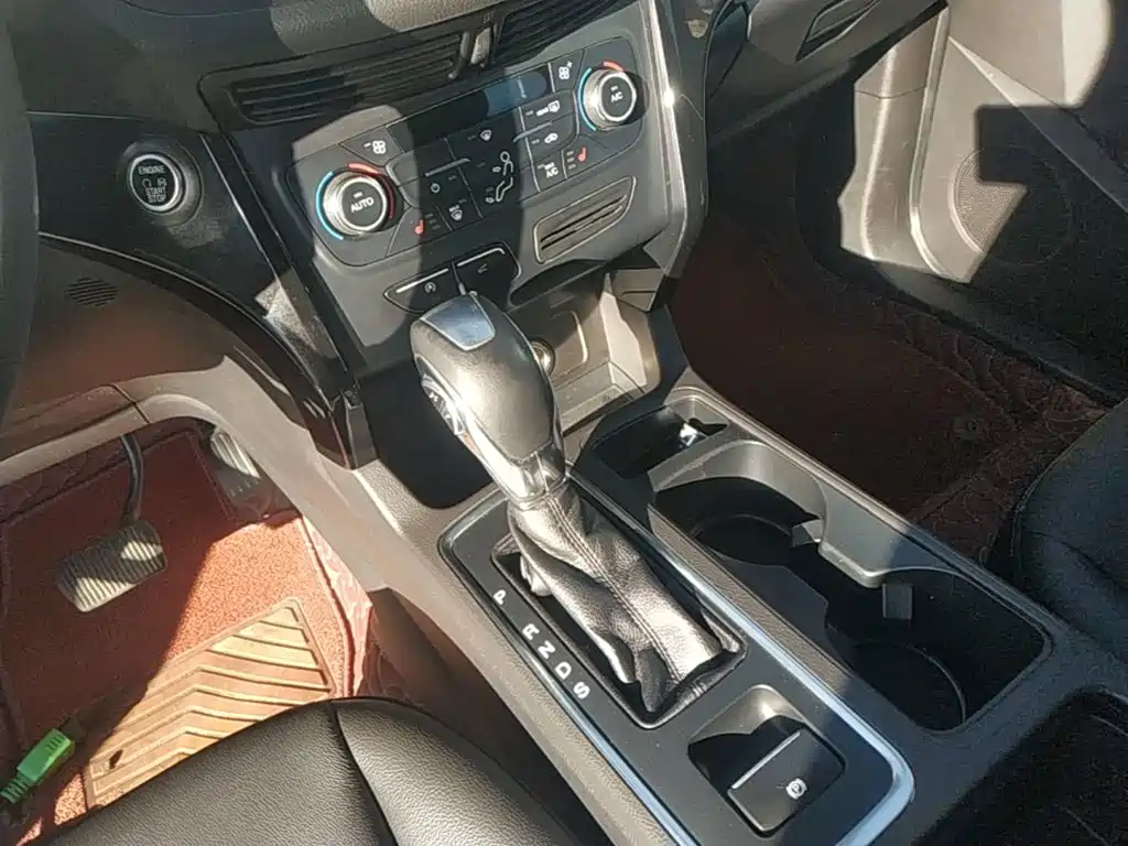 Ford Kuga — миниатюра 14
