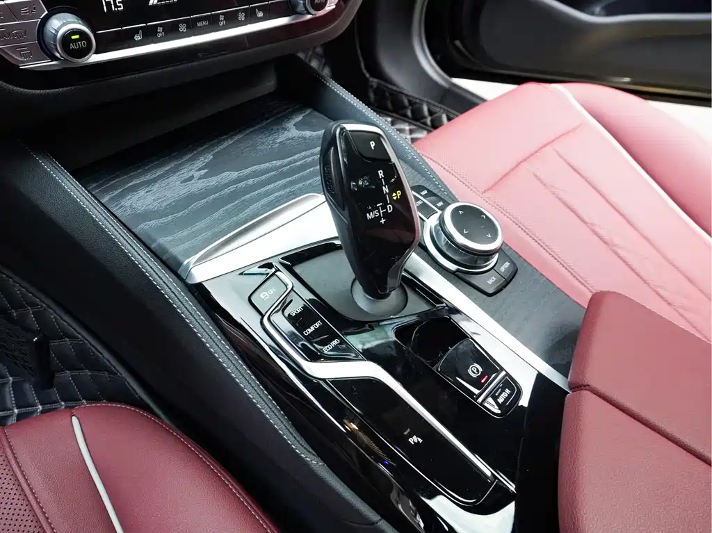 BMW 5 Series — миниатюра 14