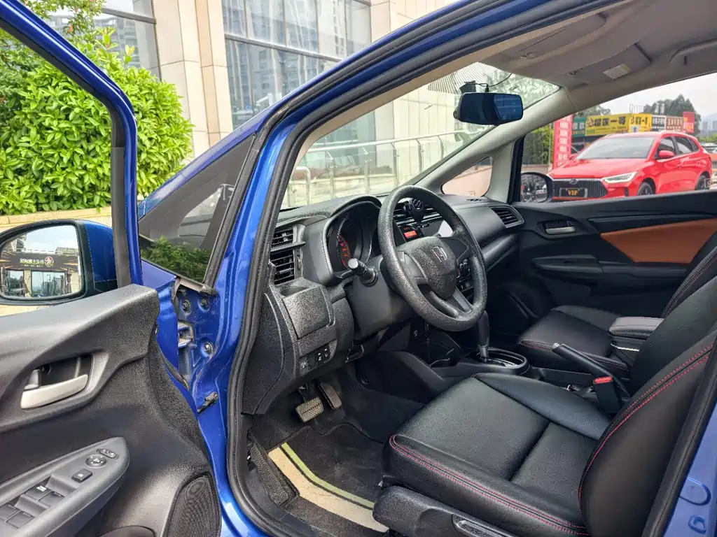 Honda Fit — миниатюра 7