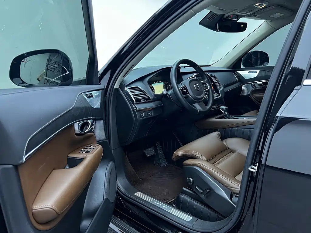 Volvo XC90 — миниатюра 11