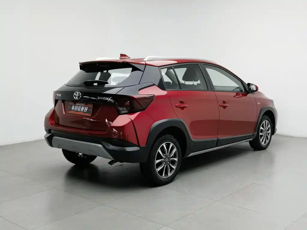 Toyota Yaris L — миниатюра 2