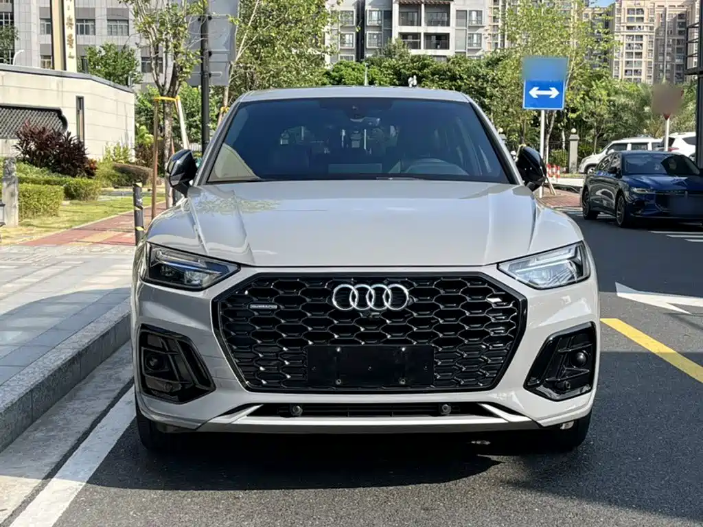 Audi Q5L Sportback — миниатюра 7