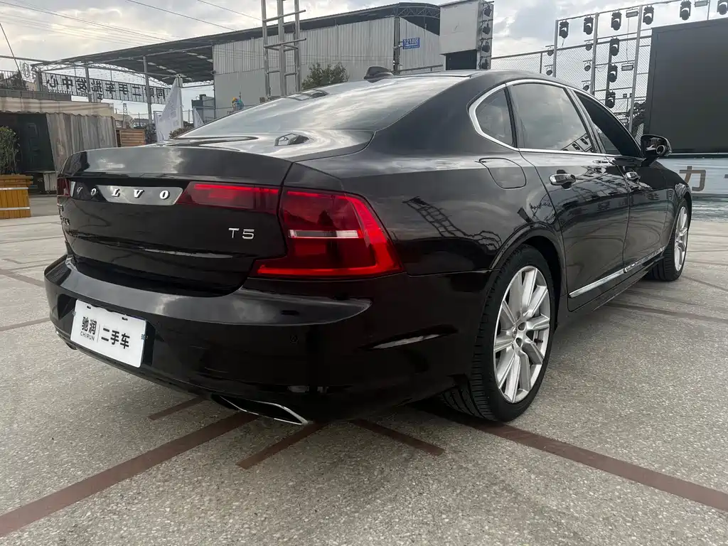 Volvo S90 — миниатюра 7