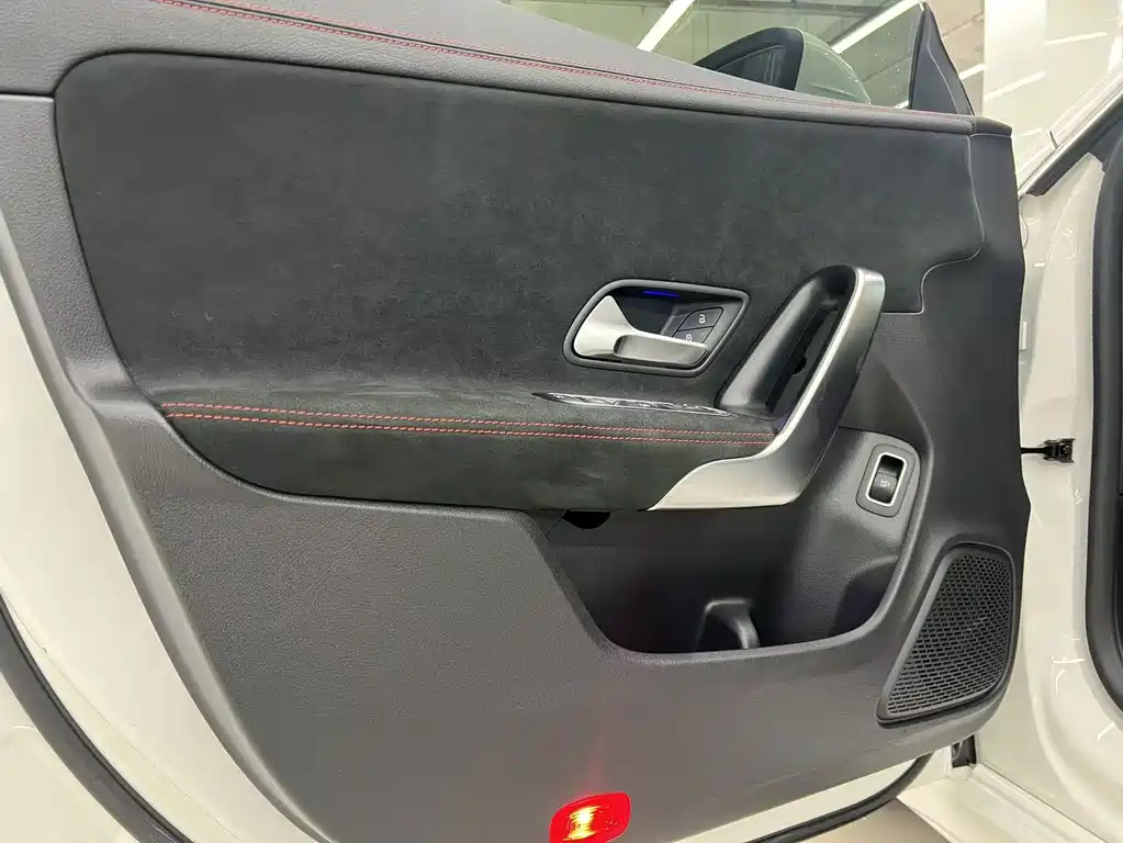 Mercedes-Benz CLA (Import) — миниатюра 12