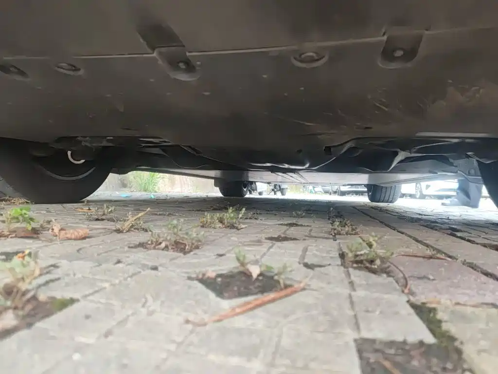 Tesla Model Y — миниатюра 24