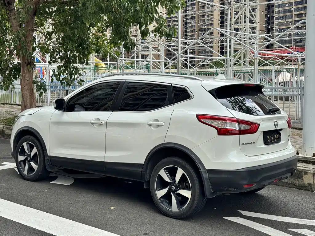 Nissan Qashqai — миниатюра 7