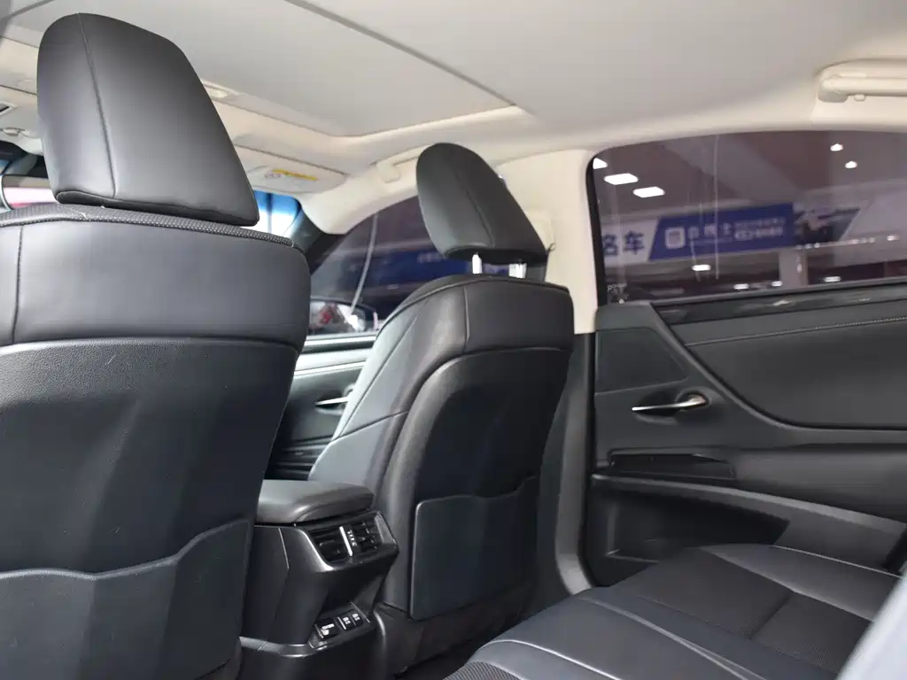 Lexus ES 2018 200 V