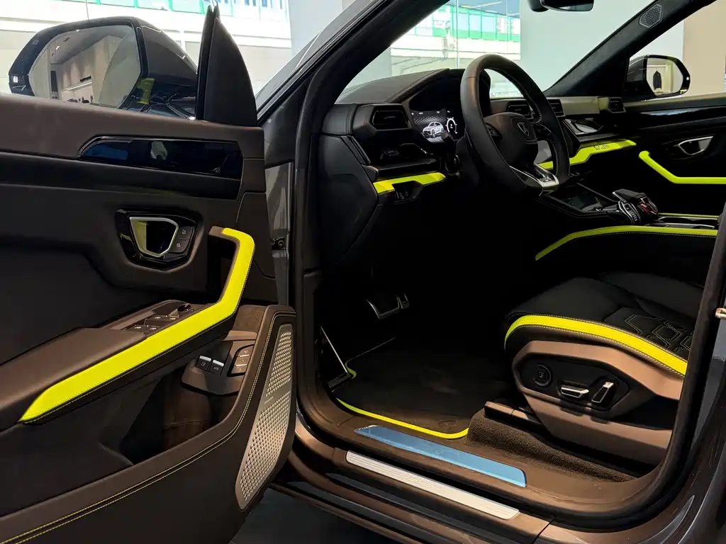 Lamborghini Urus SE — миниатюра 5