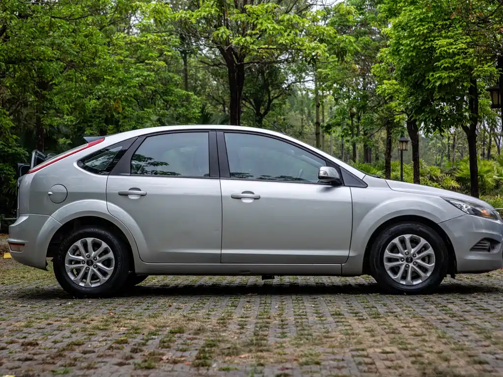 Ford Focus 2013 1.8L AT Fashion