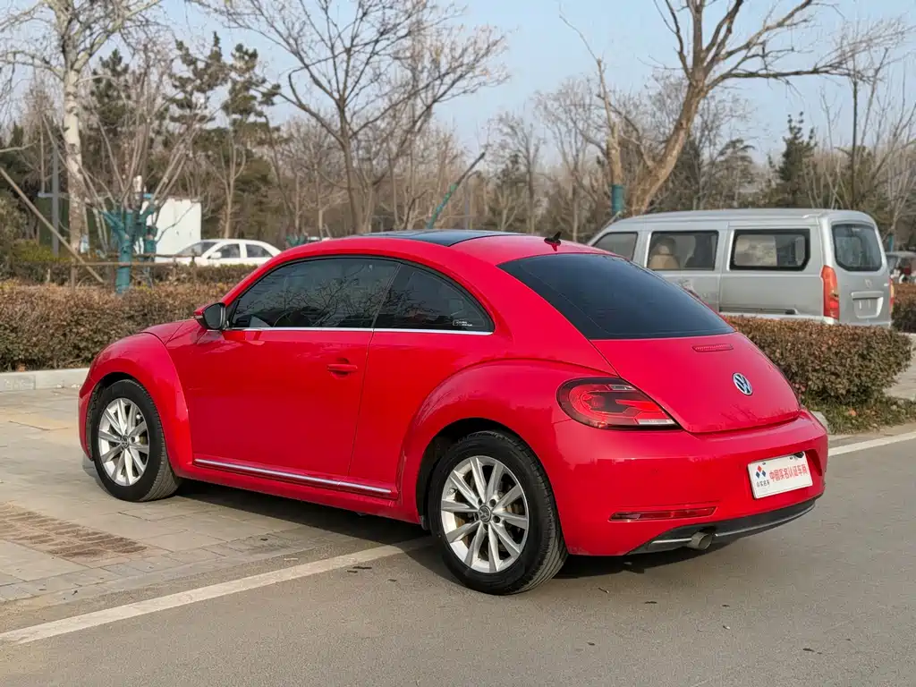 VOLKSWAGEN BEETLE
