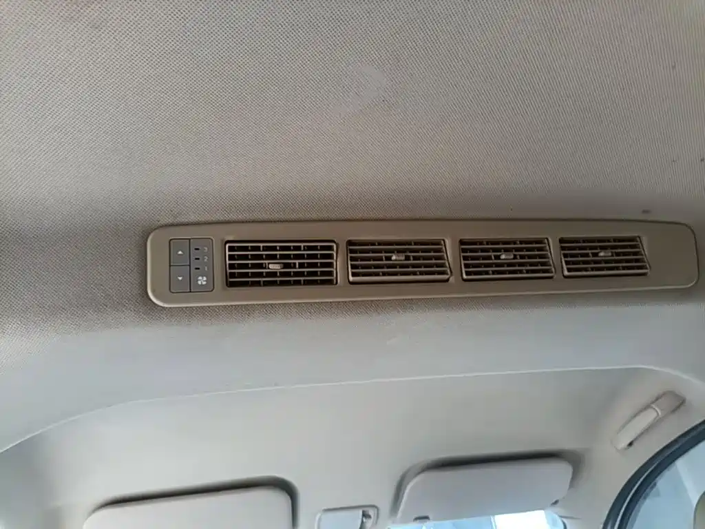 Wuling Rongguang V — миниатюра 18