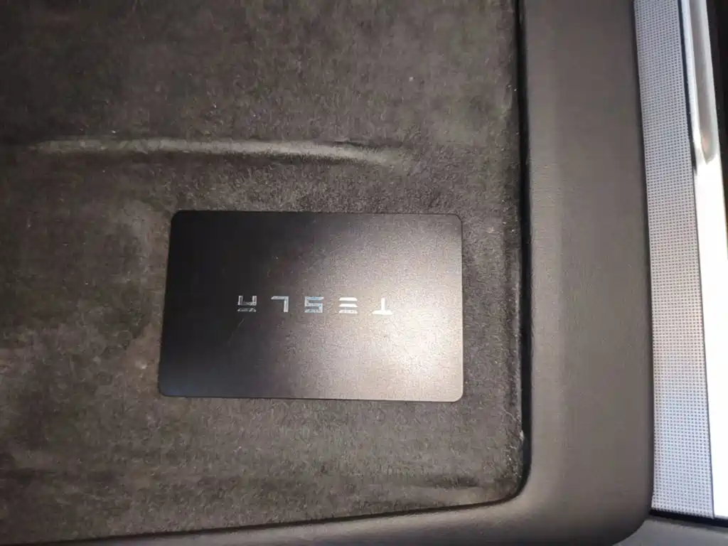 Tesla Model 3 — миниатюра 9