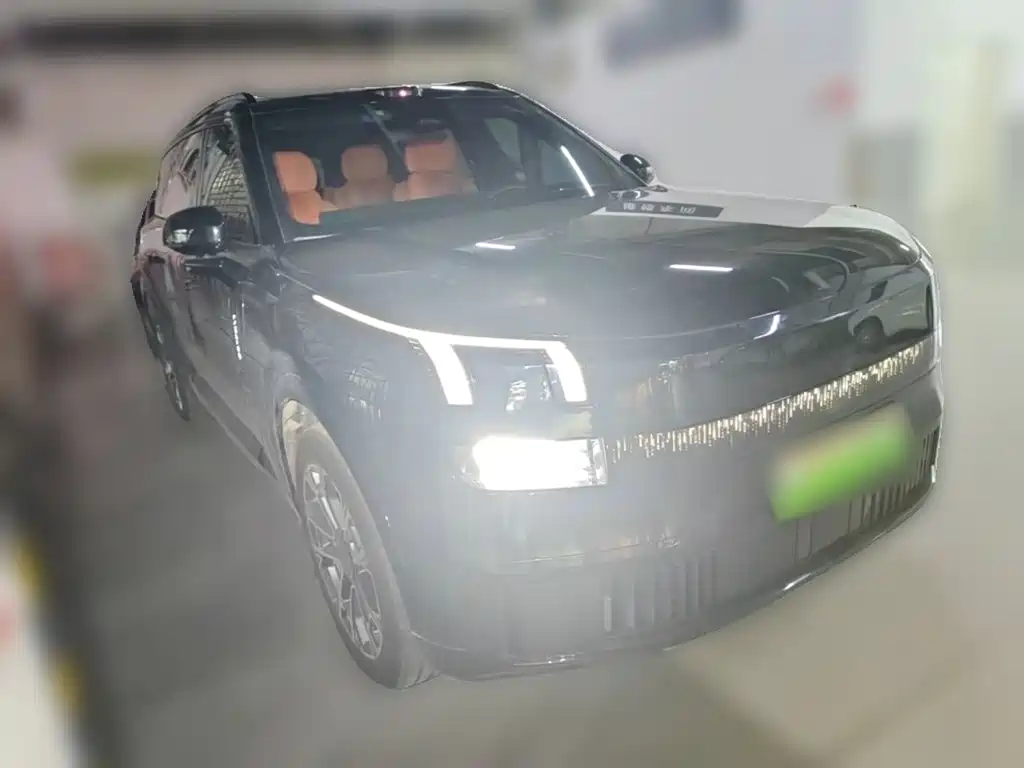 Lynk & Co 900 2025 1.5T Ultra 6 мест