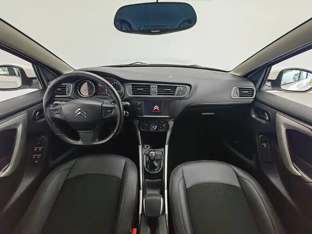 Citroen C3-XR 2015 1.6L MT