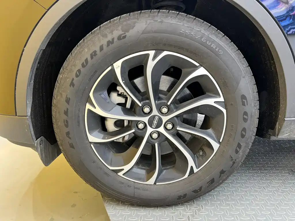 Lincoln Nautilus — миниатюра 10