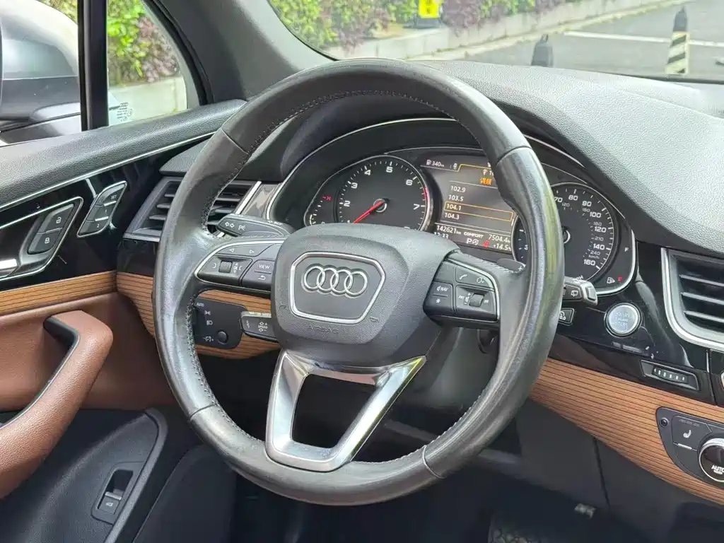 Audi Q7 — миниатюра 11