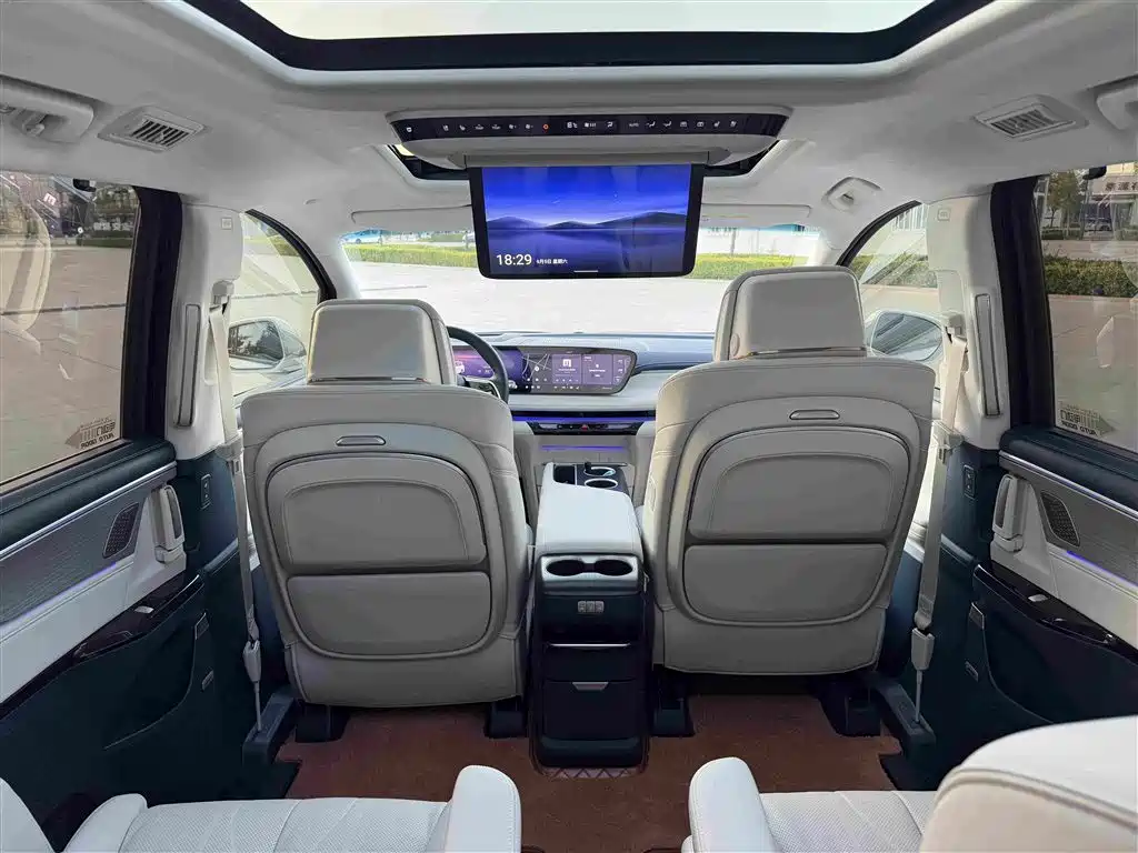 Buick GL8 Hybrid — миниатюра 18