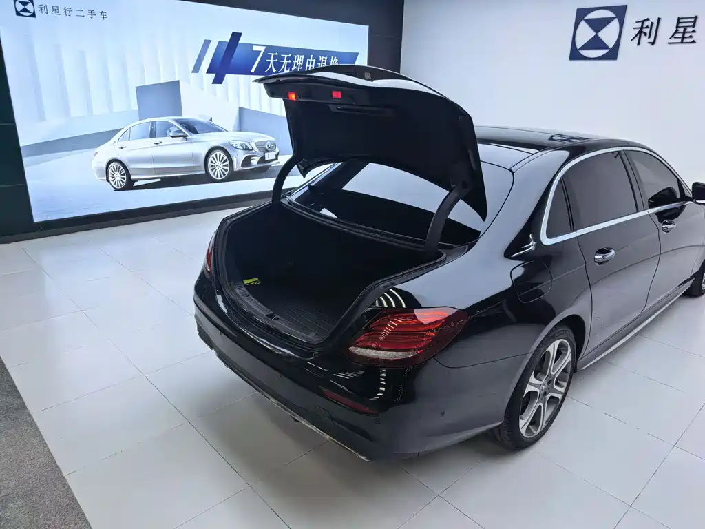 MERCEDES-BENZ E CLASS