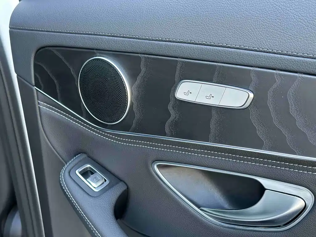 Mercedes-Benz C-Class — миниатюра 10