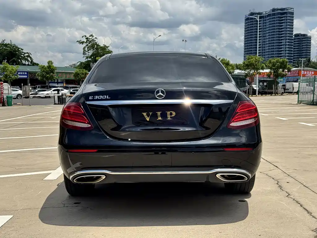 Mercedes-Benz E-Class — миниатюра 17