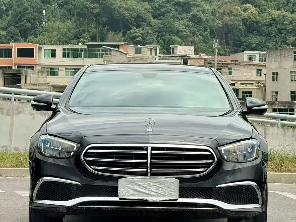 Mercedes-Benz E-Class — миниатюра 2