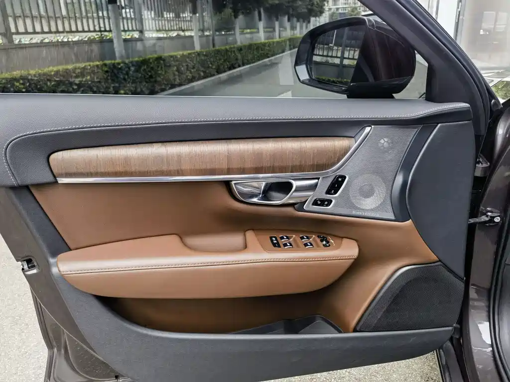 Volvo S90 2022 B5 Luxury