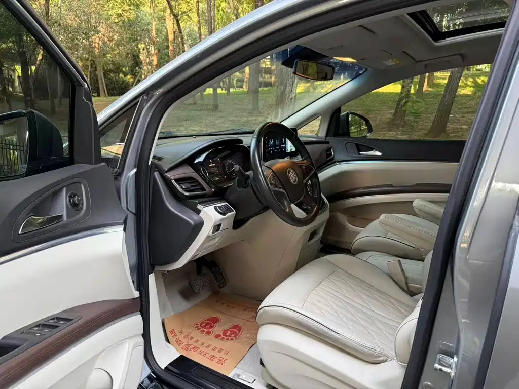 Buick GL8 — миниатюра 6