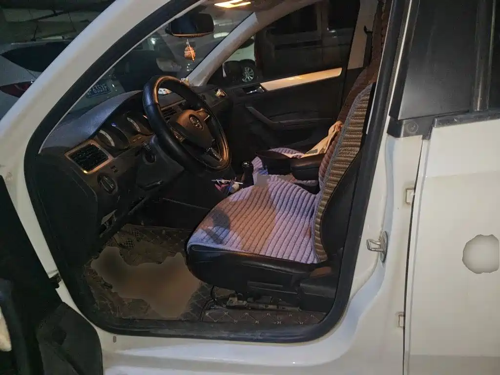 Skoda Rapid Spaceback — миниатюра 11