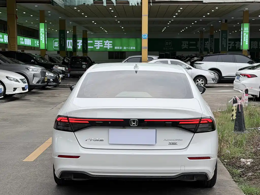 Honda Accord — миниатюра 12