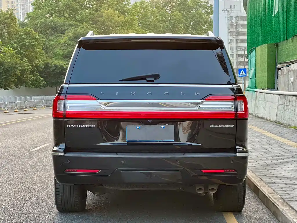LINCOLN NAVIGATOR
