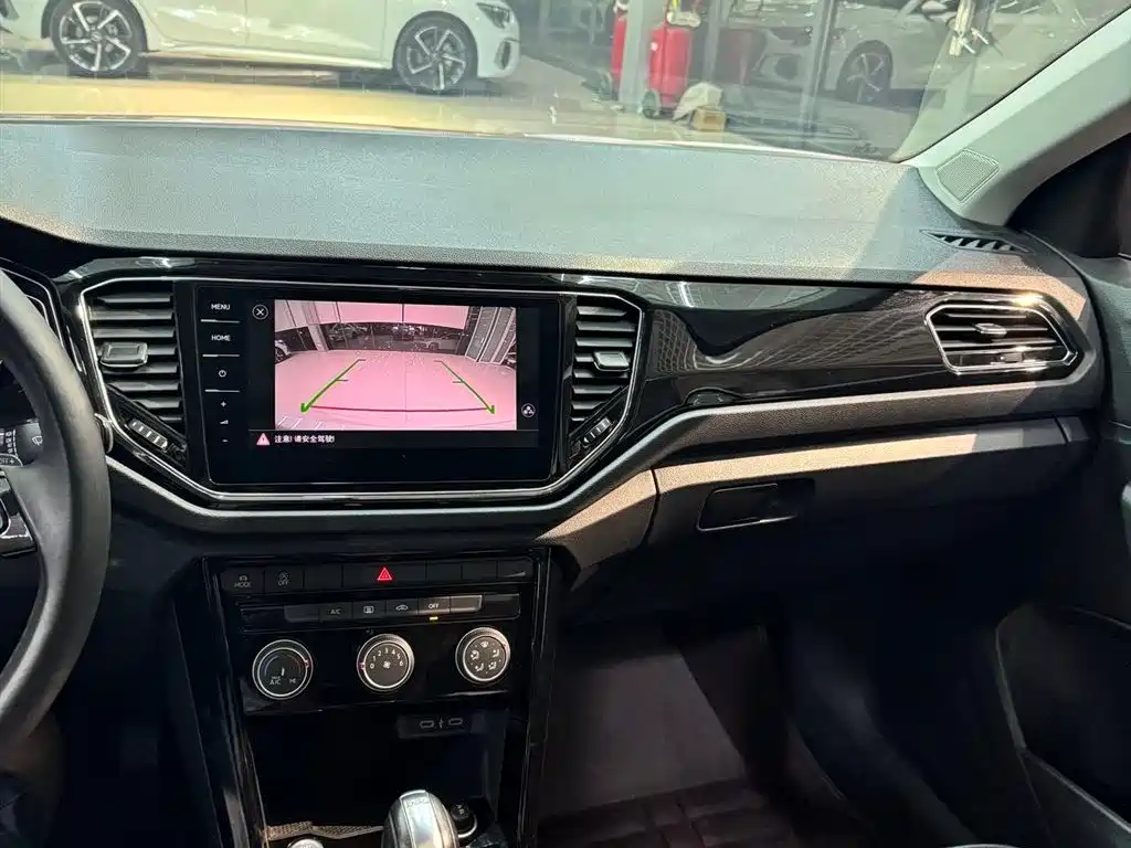 VOLKSWAGEN T ROC EXPLORING SONGS